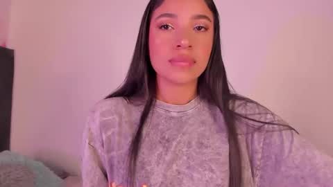 Mara  Isabel online show from December 16, 3:33 am