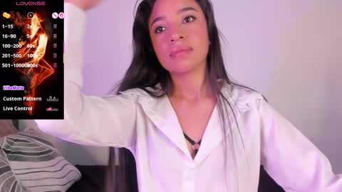 Snapshot of alissarose_1 chatting on March 26, 1:33 am alissarose_1 online show from March 26, 1:33 am