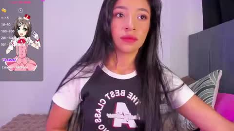 Snapshot of alissarose_1 chatting on June 15, 12:46 am alissarose_1 online show from June 15, 12:46 am