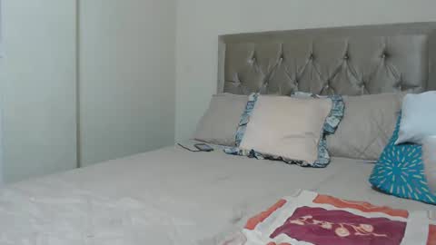 Snapshot of alisse27 chatting on September 9, 11:04 pm allise online show from September 9, 11:04 pm