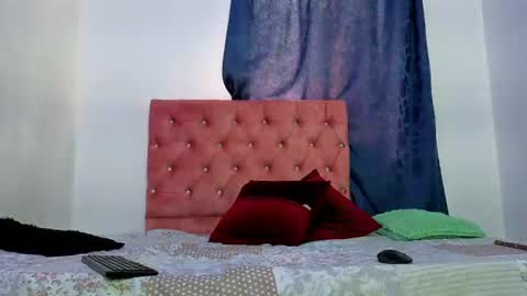 Snapshot of alisson0002 chatting on June 14, 7:05 pm alisson0002 online show from June 14, 7:05 pm