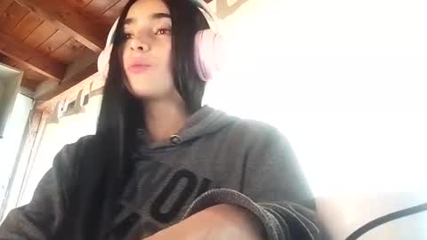 Snapshot of alisson369_ chatting on February 11, 7:27 pm Alisson369 online show from February 11, 7:27 pm