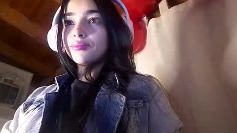 Snapshot of alisson369_ chatting on February 15, 9:38 am Alisson369 online show from February 15, 9:38 am