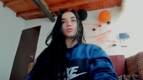 Snapshot of alisson369_ chatting on November 4, 7:35 pm Alisson369 online show from November 4, 7:35 pm