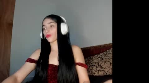 Snapshot of alisson369_ chatting on July 28, 2:13 pm Alisson369 online show from July 28, 2:13 pm