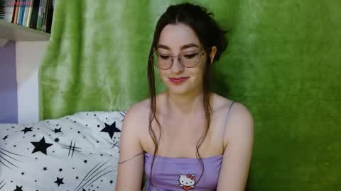 Snapshot of alisson_071989 chatting on December 21, 12:07 am Ali online show from December 21, 12:07 am