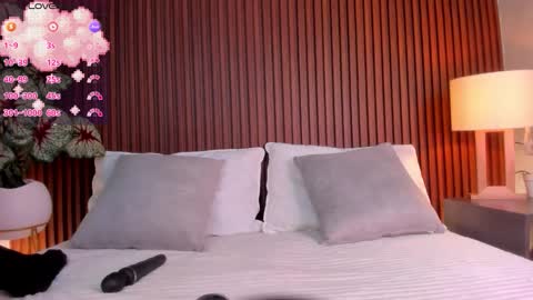 Snapshot of alisson_81 chatting on November 7, 8:03 am alisson_81 online show from November 7, 8:03 am