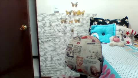Snapshot of alisson_brand chatting on April 15, 4:36 pm alisson brand online show from April 15, 4:36 pm