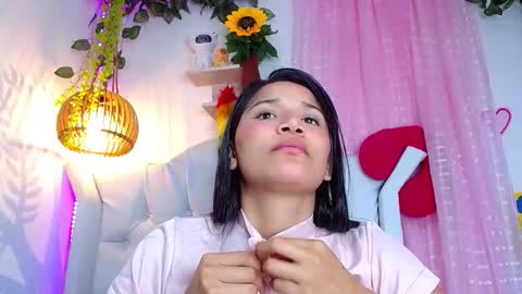 Snapshot of alisson_wiley chatting on May 19, 7:15 am alisson online show from May 19, 7:15 am