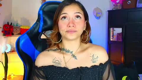 Alisson IG alisson zafiro27 online show from May 31, 3:04 am