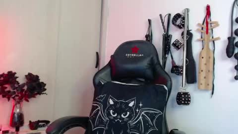 Snapshot of alissonbeckett chatting on May 15, 7:54 pm Alisson Beckett online show from May 15, 7:54 pm