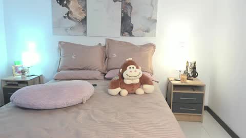 Snapshot of alissonroyce chatting on February 15, 1:31 am Goddess  online show from February 15, 1:31 am