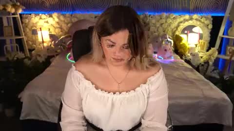 Snapshot of alissyagrayy chatting on June 7, 12:31 pm alissyagrayy online show from June 7, 12:31 pm