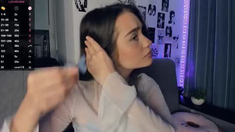 Alivia online show from November 10, 9:08 am