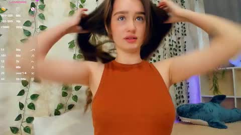 Snapshot of alivialovely chatting on February 1, 9:41 am Alivia online show from February 1, 9:41 am