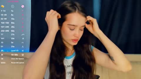 Snapshot of alivialovely chatting on February 20, 7:32 am Alivia online show from February 20, 7:32 am