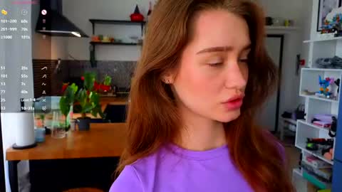 Snapshot of aliviawithlove chatting on June 17, 8:50 am Alivia online show from June 17, 8:50 am