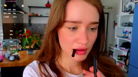 Snapshot of aliviawithlove chatting on June 24, 8:24 am Alivia online show from June 24, 8:24 am