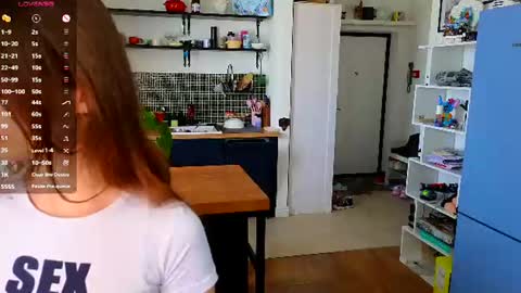 Snapshot of aliviawithlove chatting on June 30, 8:15 am Alivia online show from June 30, 8:15 am