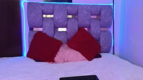 Snapshot of alix_kitty_ chatting on December 2, 8:59 pm alix_kitty_ online show from December 2, 8:59 pm