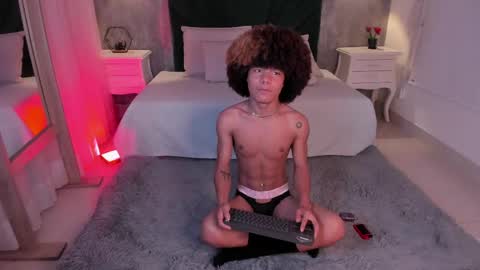  Alexis Etereo  online show from April 23, 7:49 pm