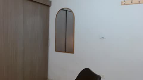 alix online show from November 12, 2:56 am