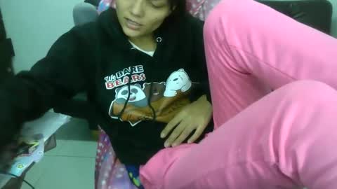 alixxe_ online show from December 1, 6:18 am