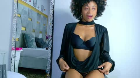 Snapshot of aliyahbrowns chatting on May 7, 8:25 pm Aliyah... online show from May 7, 8:25 pm