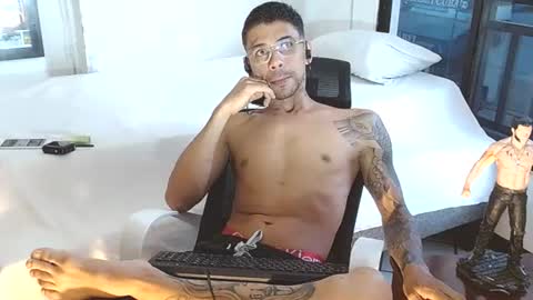 Snapshot of allanbarreto chatting on July 15, 11:10 pm Allan online show from July 15, 11:10 pm