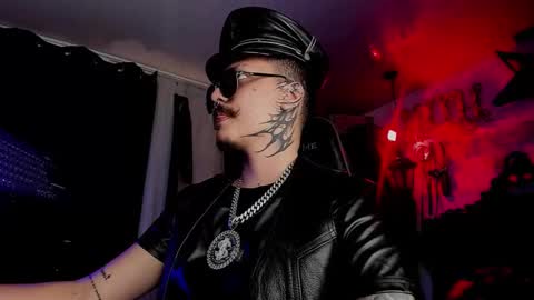   online show from November 27, 7:05 pm