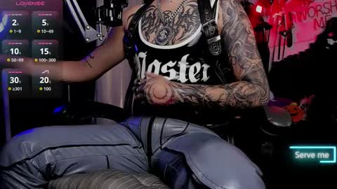   online show from November 28, 7:05 pm