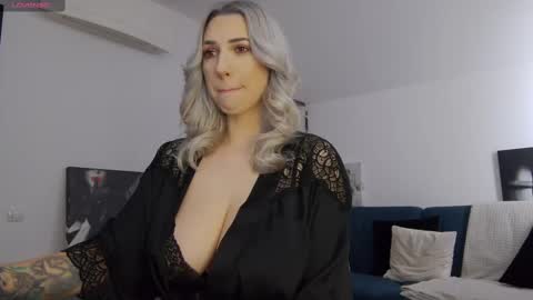 A day u didnt smile is a lost day online show from February 19, 8:55 am