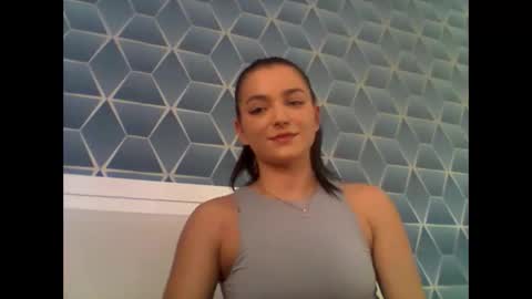 Snapshot of alle_babyx chatting on February 18, 1:18 pm Alesia online show from February 18, 1:18 pm