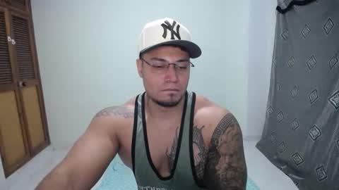 Snapshot of allen_ferrer10 chatting on January 10, 9:00 am allen_ferrer10 online show from January 10, 9:00 am