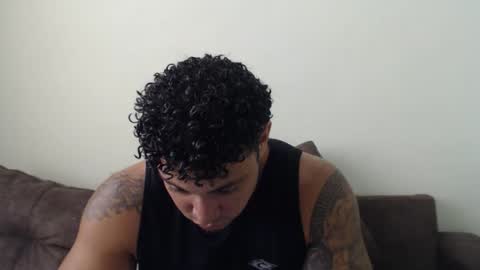 Snapshot of allen_ferrer10 chatting on April 10, 3:28 pm allen_ferrer10 online show from April 10, 3:28 pm