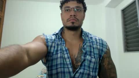 Snapshot of allen_ferrer10 chatting on May 24, 3:00 am allen_ferrer10 online show from May 24, 3:00 am