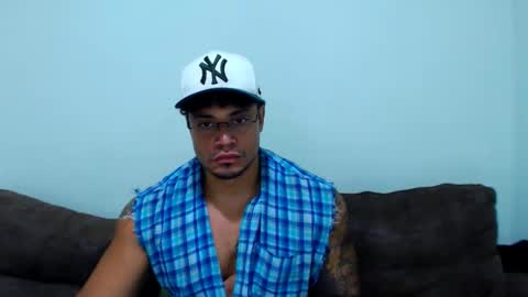 Snapshot of allen_ferrer10 chatting on June 9, 8:04 am allen_ferrer10 online show from June 9, 8:04 am