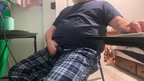 Allergictolove online show from November 22, 4:06 pm