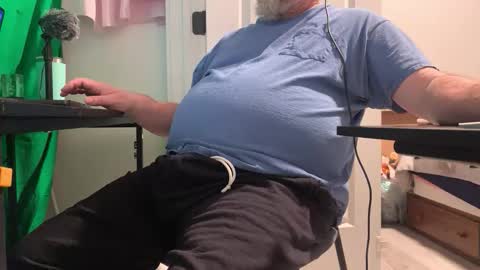 Allergictolove online show from December 14, 8:57 pm