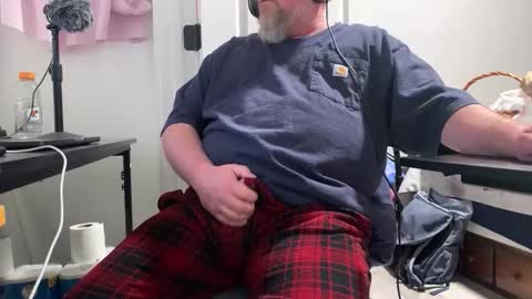 Allergictolove online show from March 2, 12:46 am