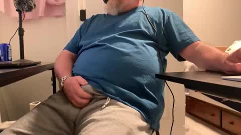 Allergictolove online show from March 7, 8:39 pm