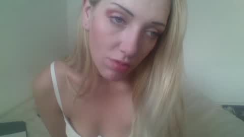 Snapshot of allforthedxll chatting on January 9, 11:13 pm allforthedxll online show from January 9, 11:13 pm