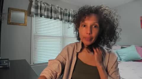 Snapshot of allgood4u chatting on March 3, 11:24 pm wishlist on bio online show from March 3, 11:24 pm