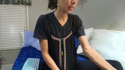 Snapshot of allgood4u chatting on November 22, 12:42 am wishlist on bio online show from November 22, 12:42 am