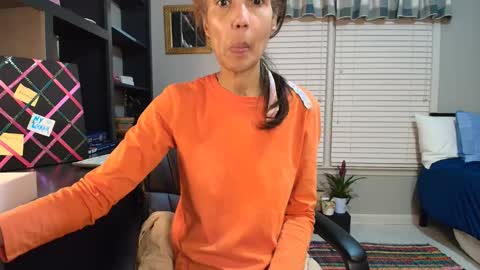 Snapshot of allgood4u chatting on December 3, 10:52 pm wishlist on bio online show from December 3, 10:52 pm