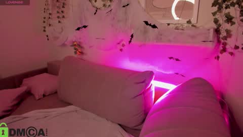 alli_aster online show from November 4, 2:10 am