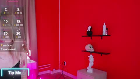 alli_aster online show from May 6, 1:36 am