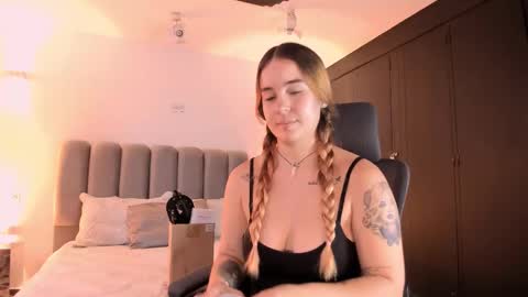 Snapshot of allicelover chatting on October 16, 11:55 am ALLICE online show from October 16, 11:55 am