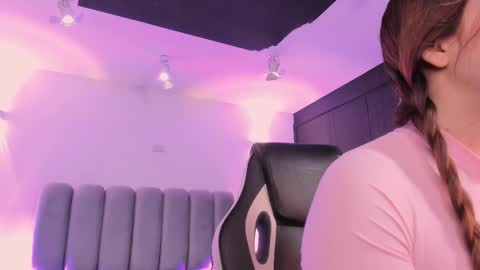 Snapshot of allicelover chatting on December 15, 11:36 am ALLICE online show from December 15, 11:36 am