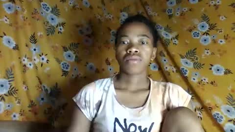 Snapshot of alliciax632770 chatting on November 29, 1:41 am alliciax632770 online show from November 29, 1:41 am